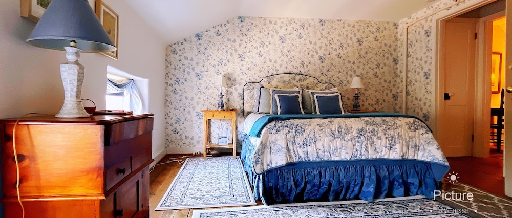 The Wayside Inn Bed Breakfast 6/50
