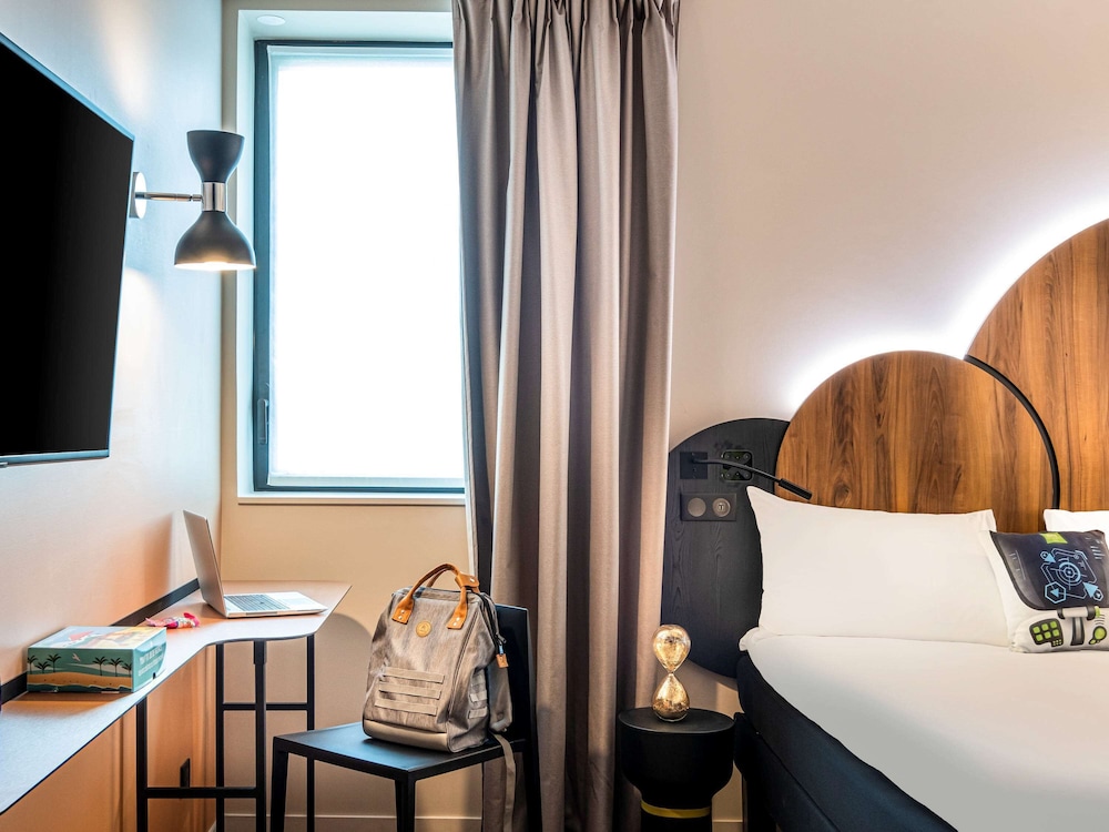 Ibis Styles Paris Meteor Avenue D'italie 8/61