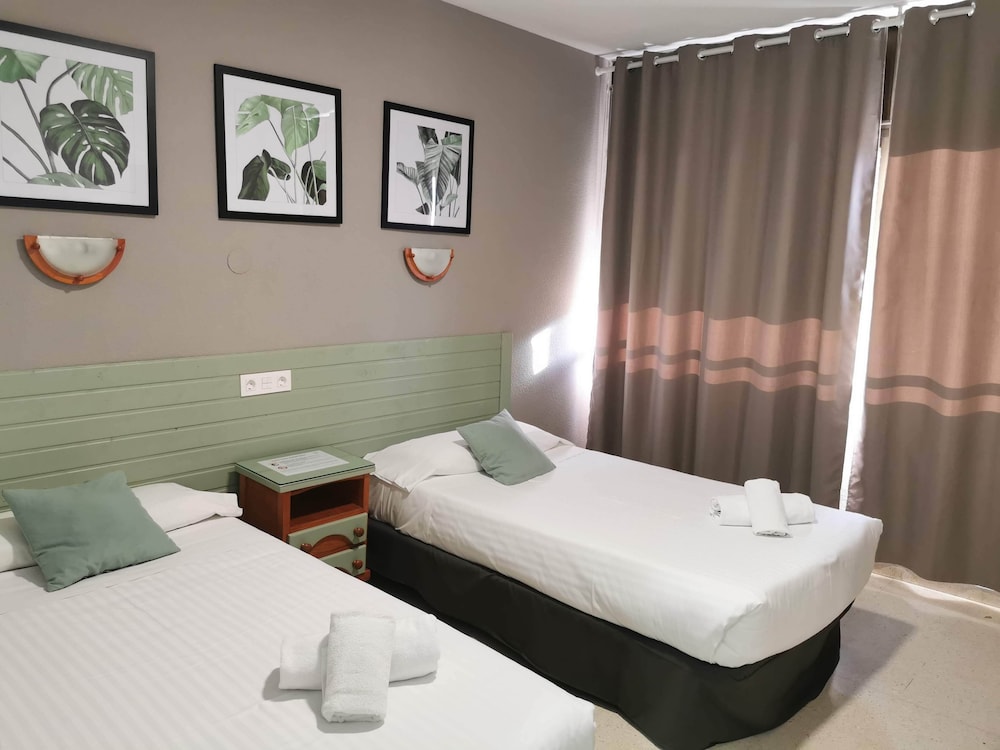 Hotel Costa Andaluza 25/48
