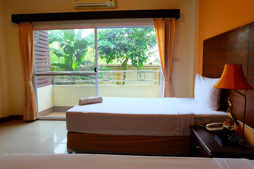 Baan Suanphet Resort 5/17