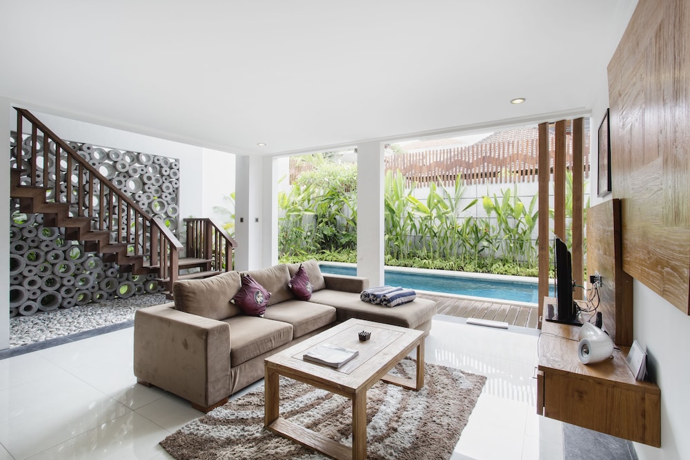 Delu Villas And Suites Seminyak 26/48