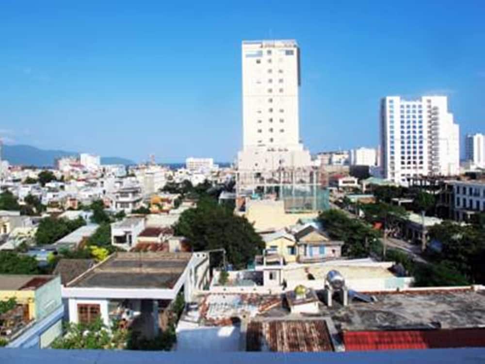Paradise Hotel 26/28