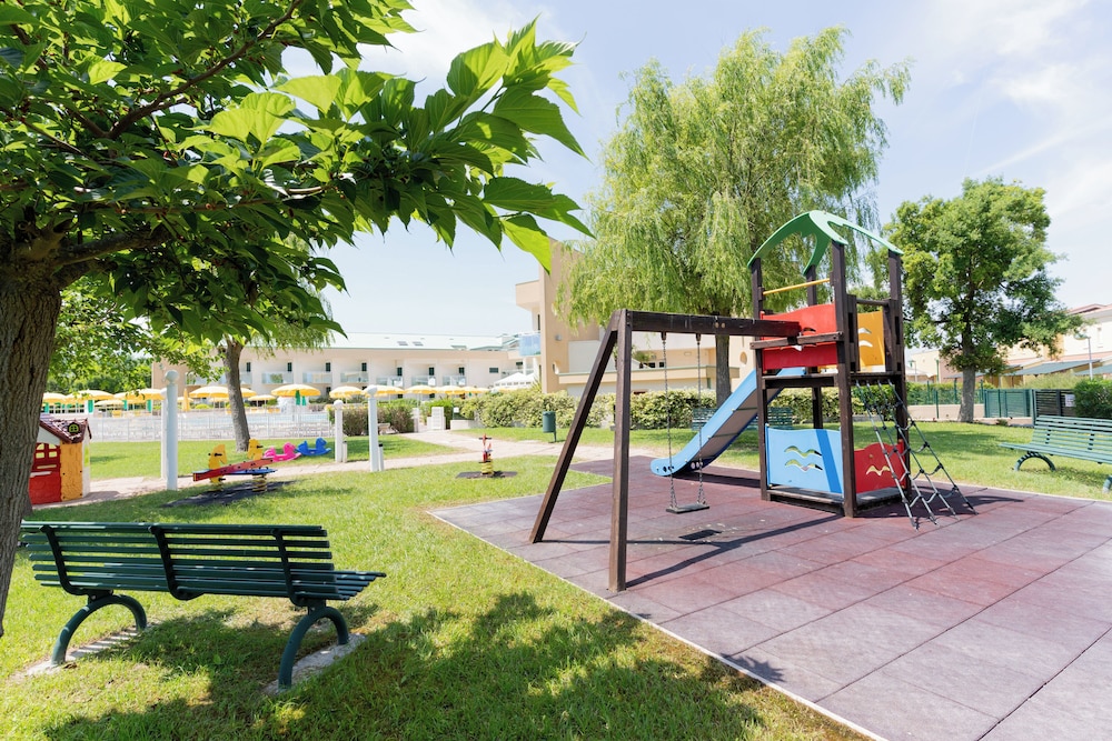 HOTEL MAREGOLF 25/46