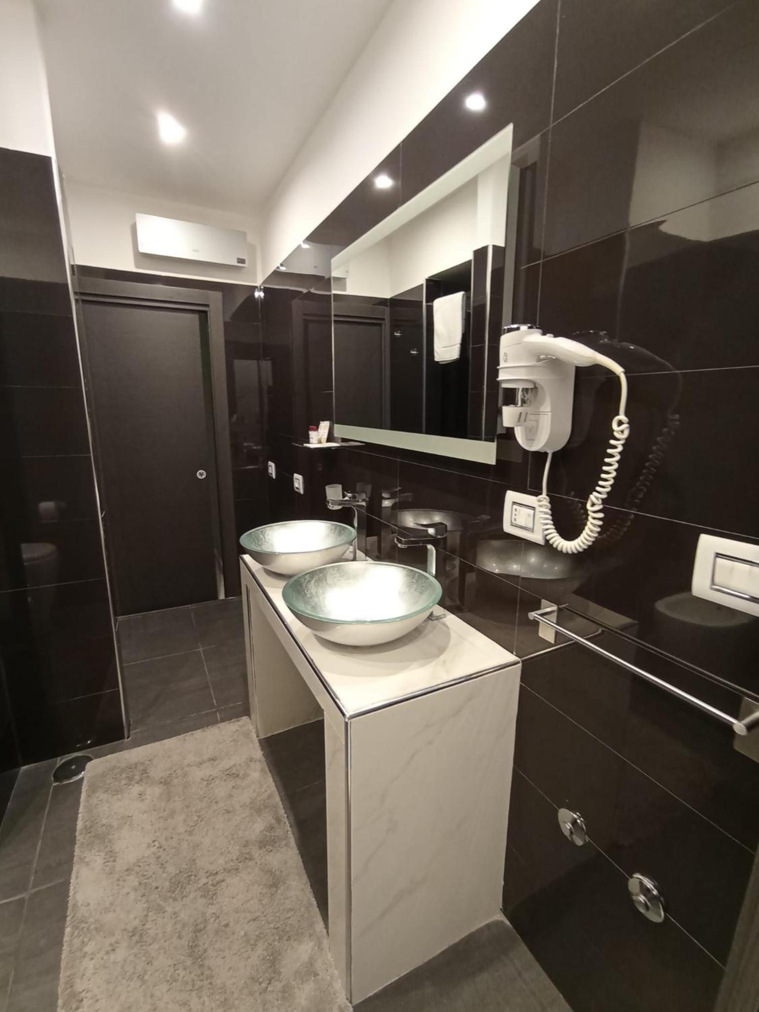 Babylon Luxury Suite & Apartments 12/14