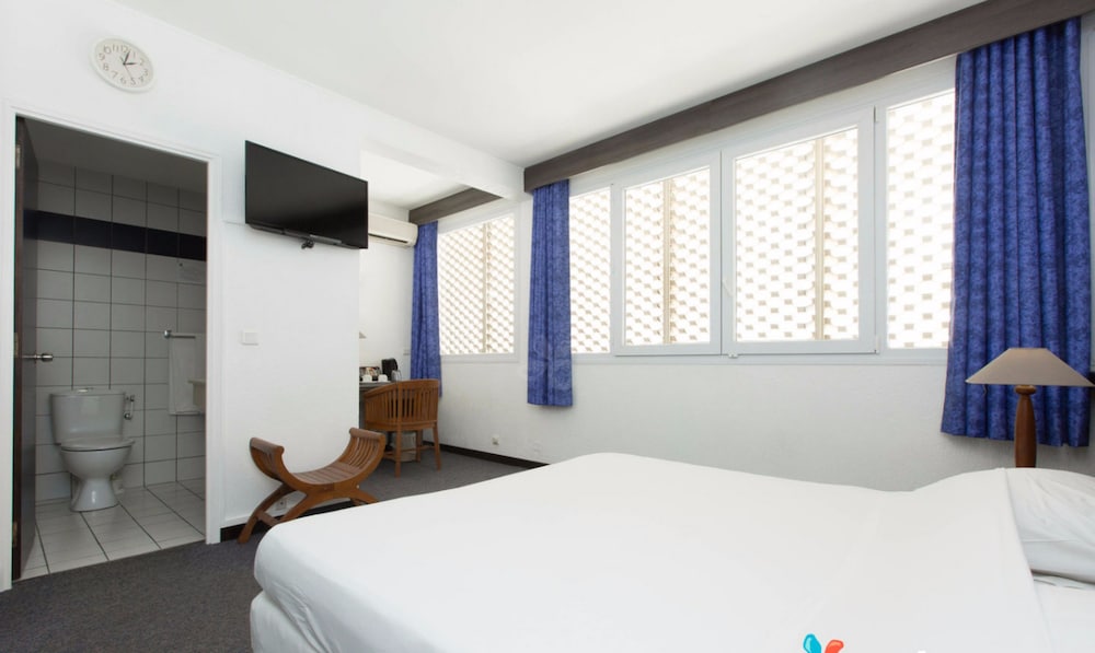Hotel Le Paris 12/56