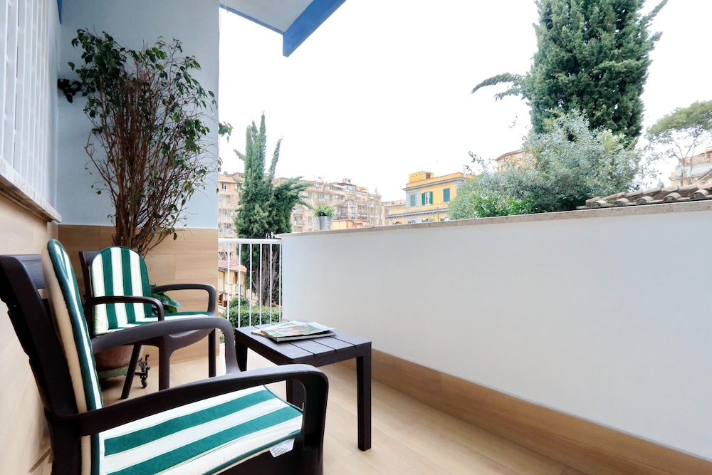 Cozy Domar - My Extra Home 27/33