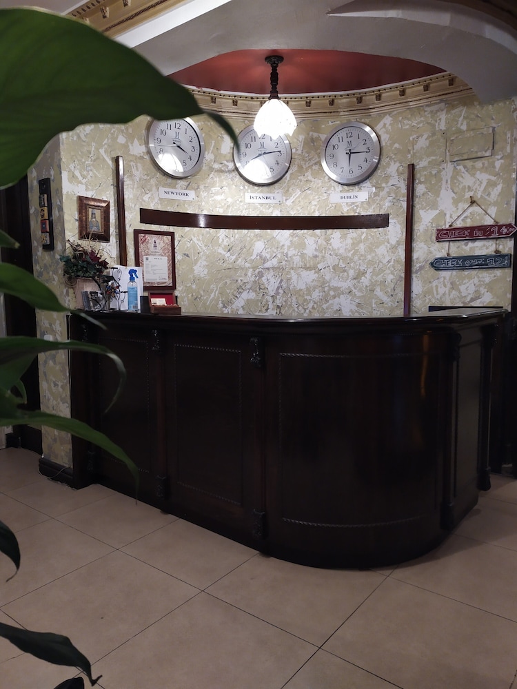 Istanbul Irish Hotel 5/40