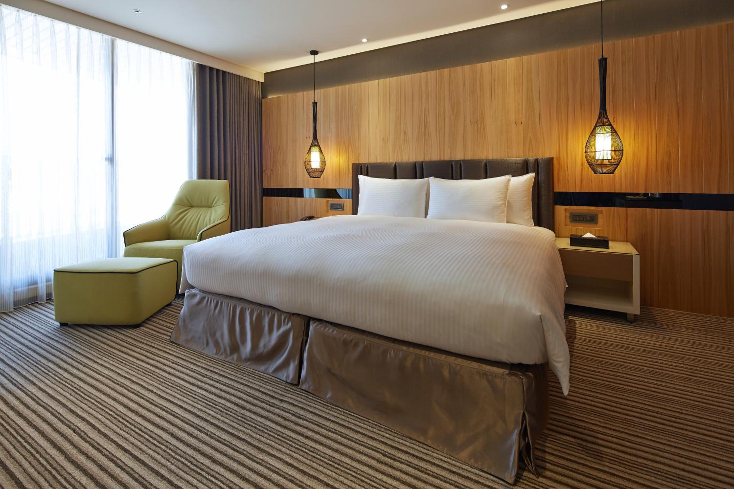Suite, King Bed