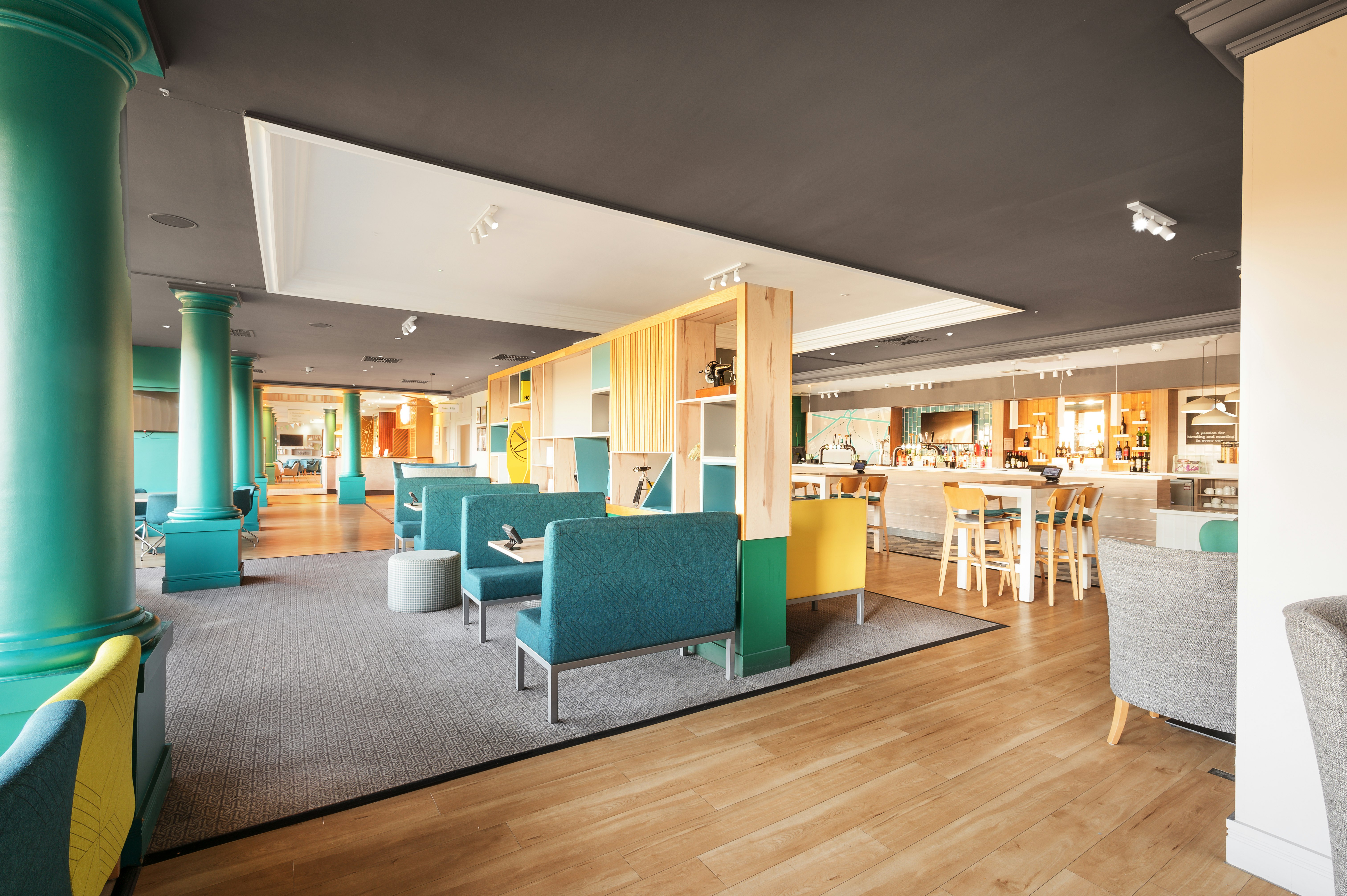 HOLIDAY INN LEEDS BRIGHOUSE 11/50