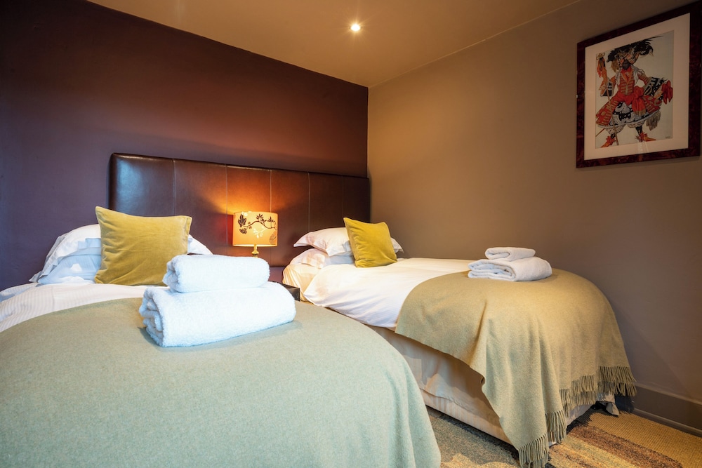 Murphy Bed, Cottage, 2 Double Beds
