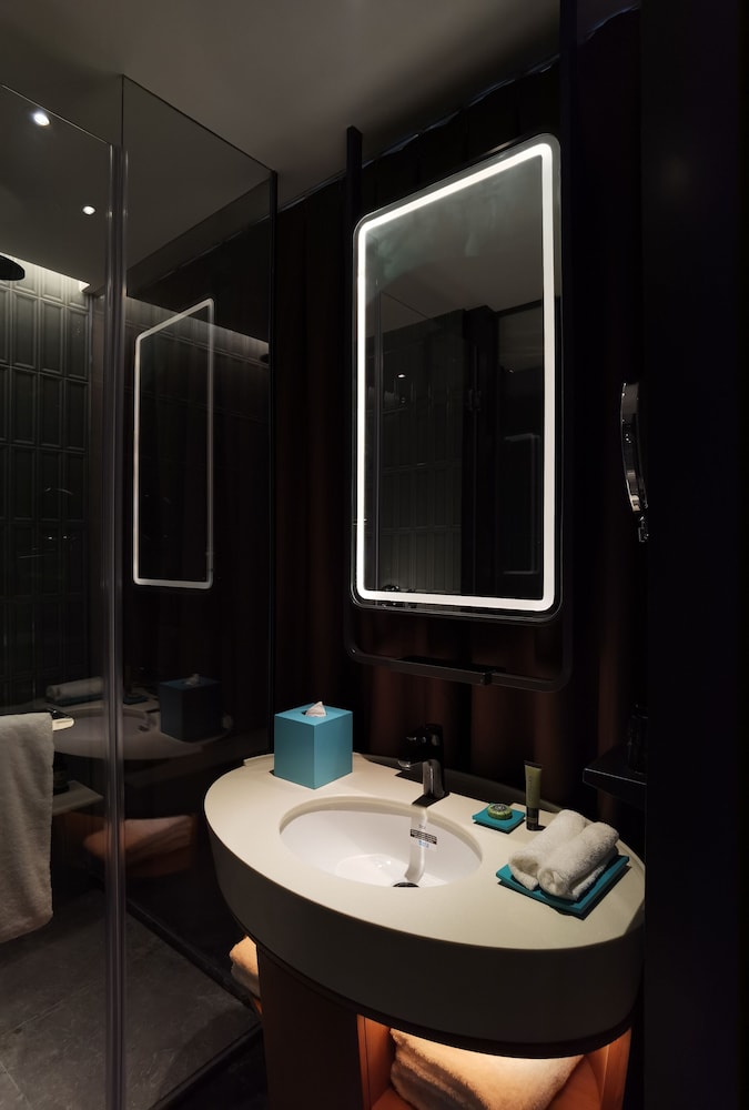 Artyzen Habitat Qiantan Shanghai 58/60