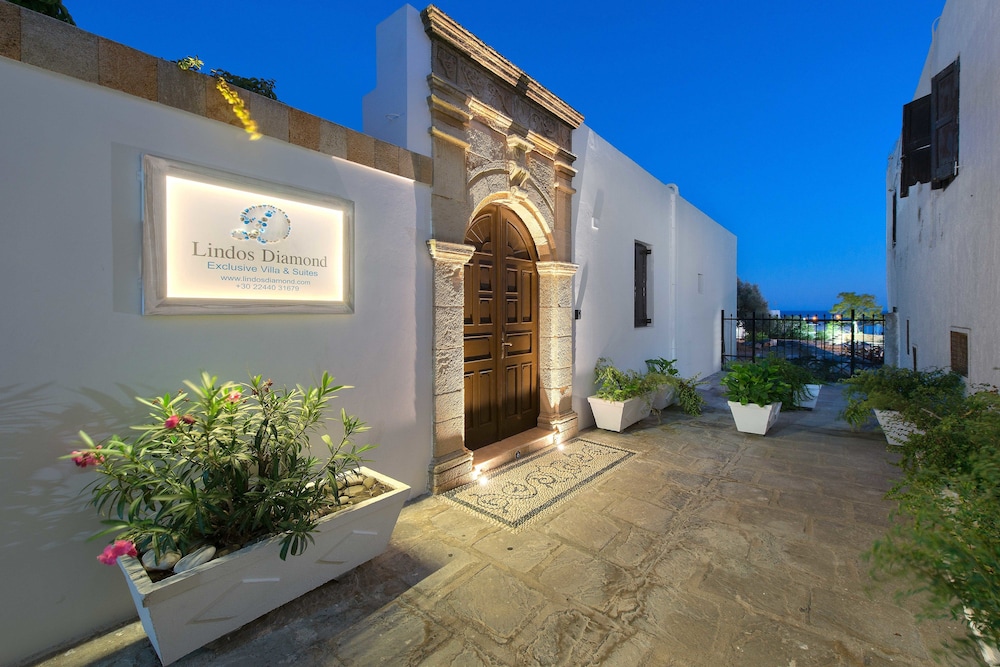 HOTEL LINDOS DIAMOND EXCLUSIVE VILLA 8/37