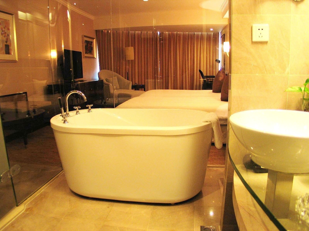 Poly Hotel Wuhan(Formely Poly White Rose Hotel) 30/31