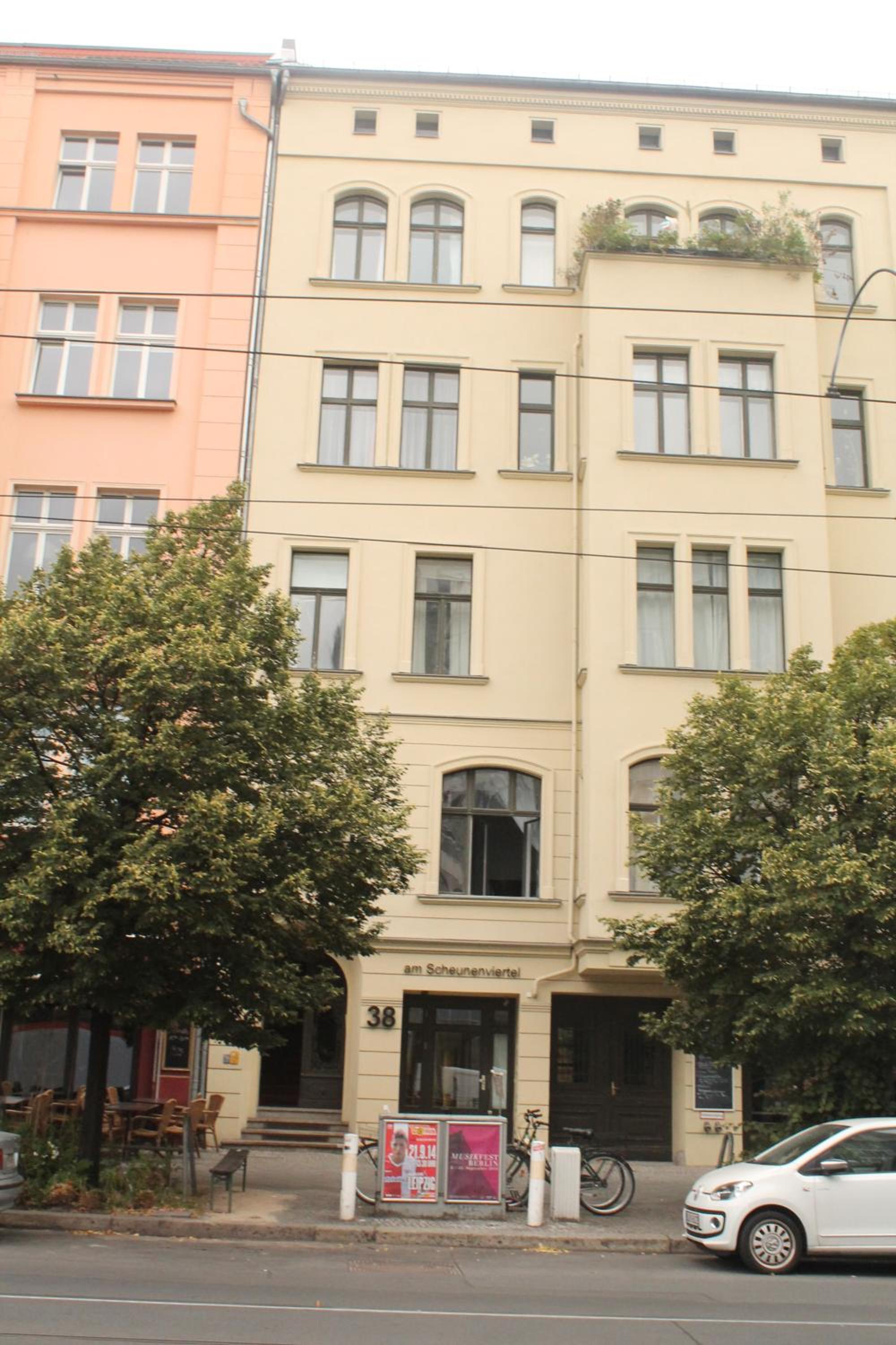 Hotel 38 4/49