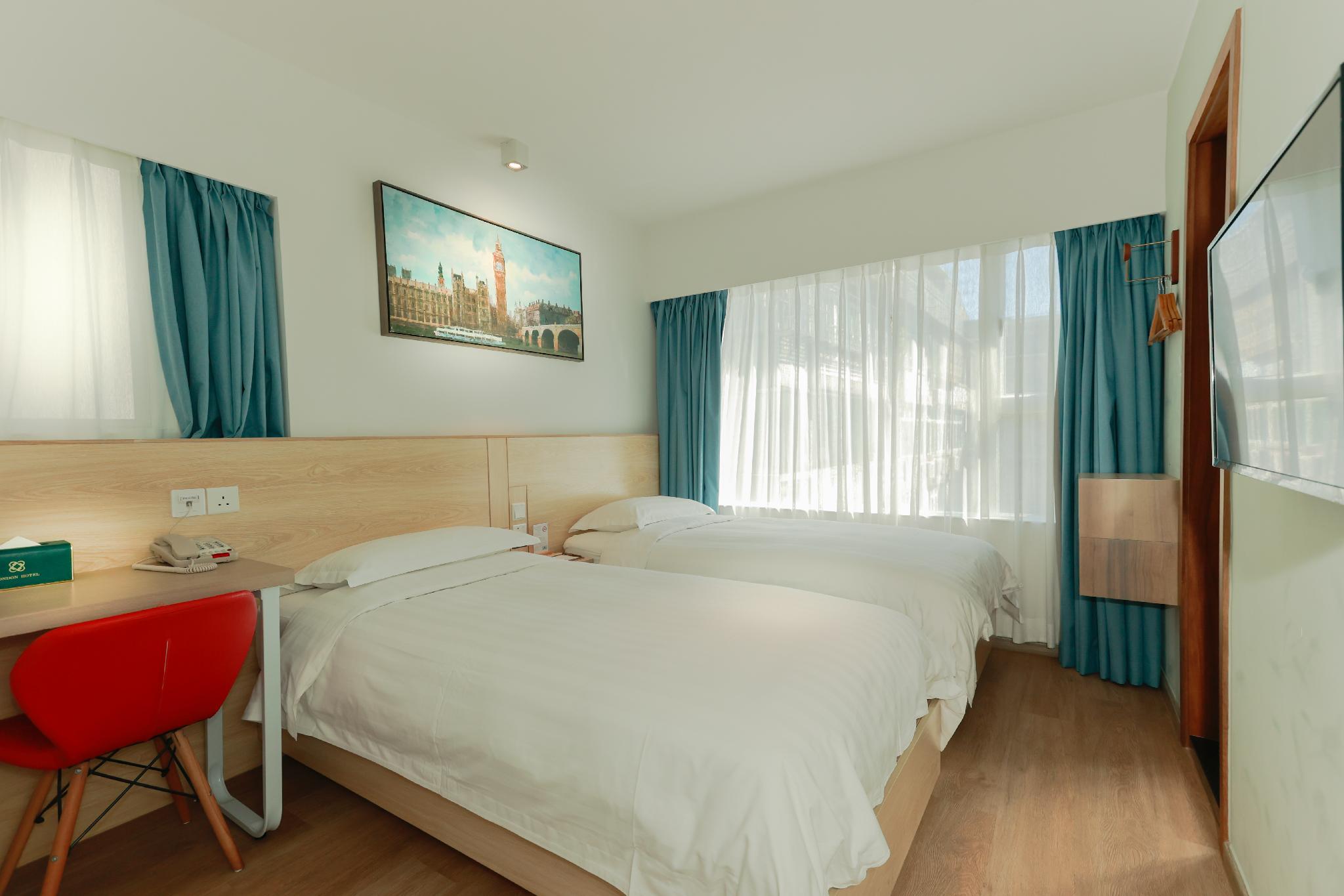 Exquisite, Twin Beds