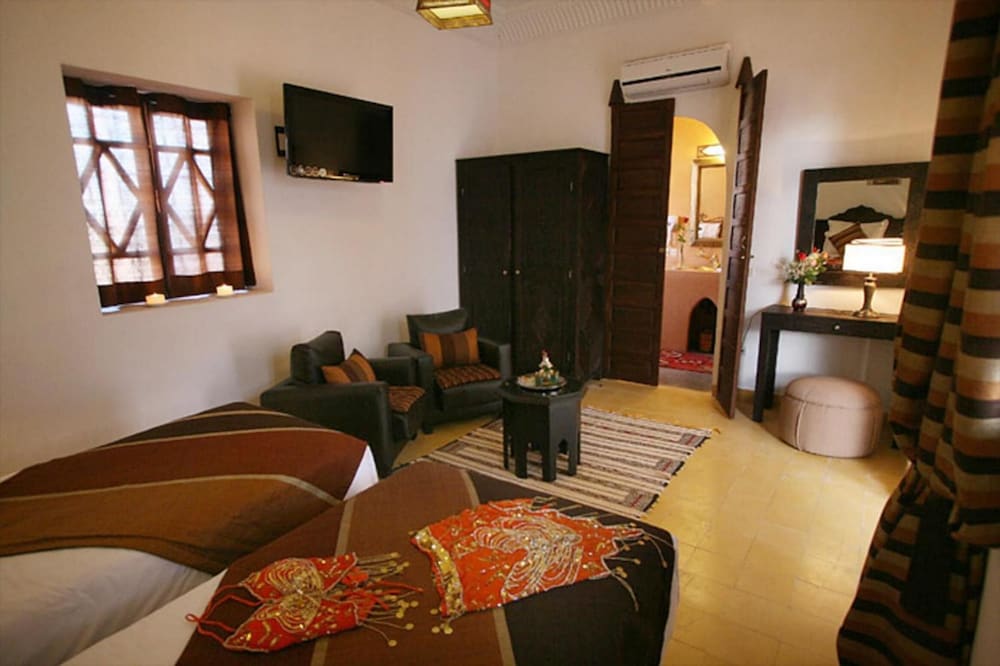 Riad Shaloma 10/19