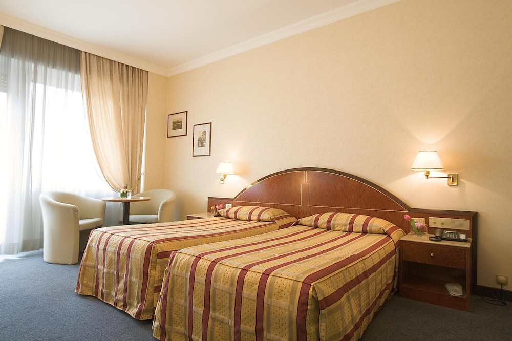 SUPERIOR, TWIN BEDS