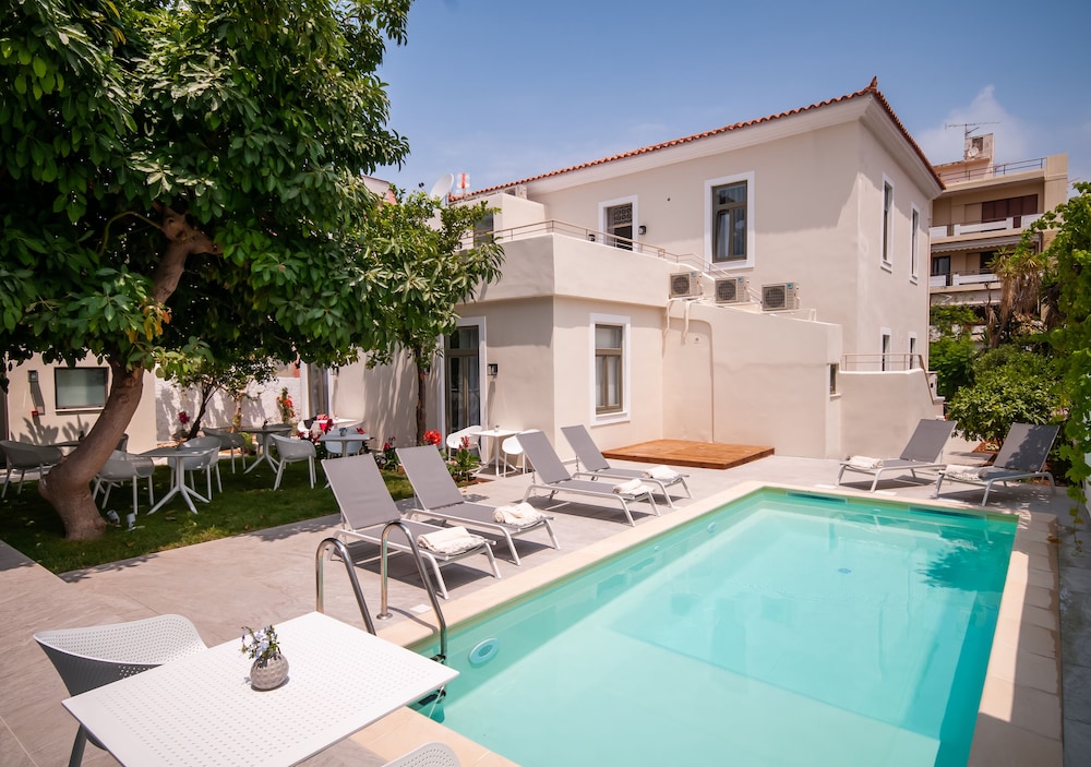 Epavli Boutique Hotel 58/65