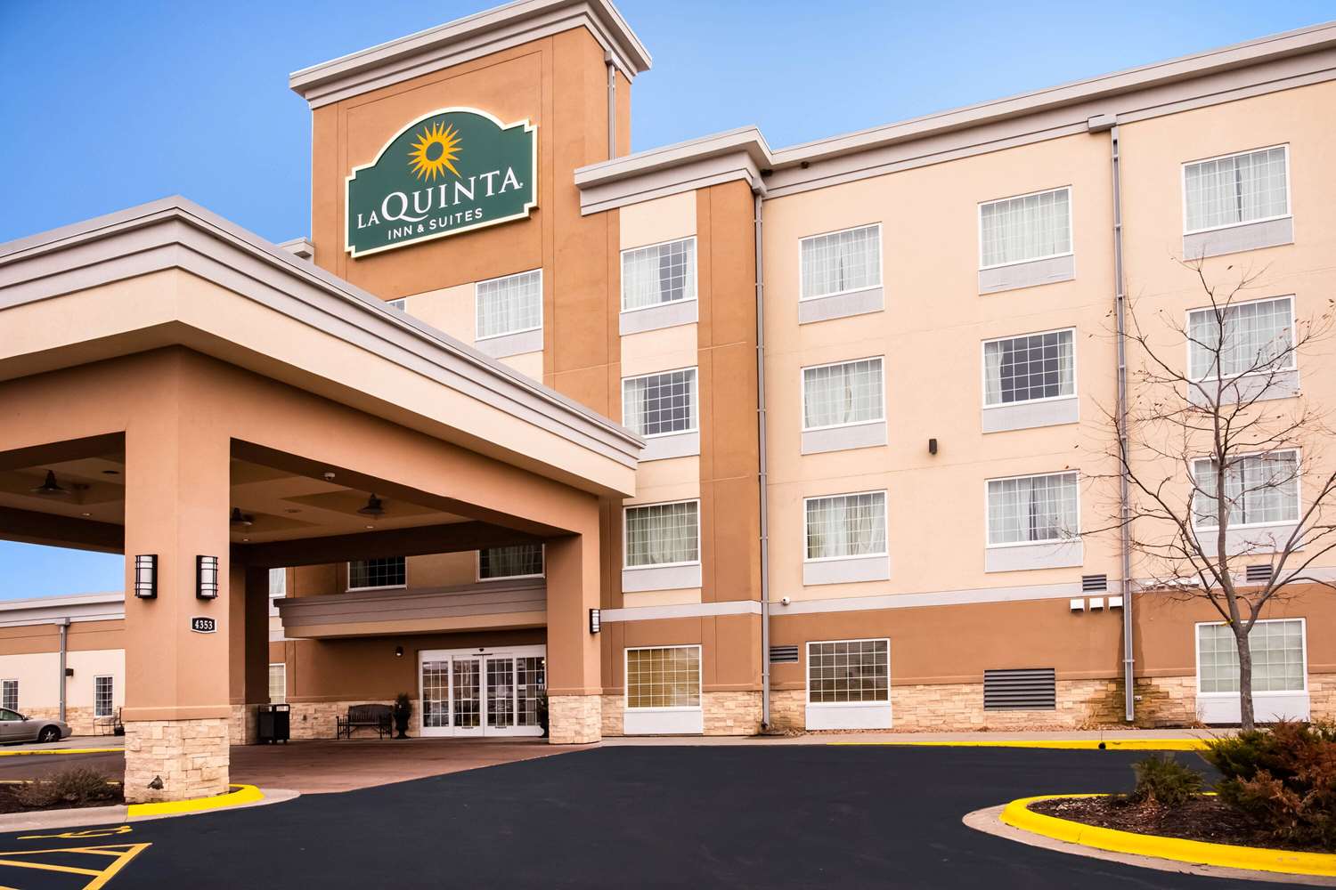 La Quinta Inn & Suites by Wyndham Rochester Mayo Clinic S 24/27