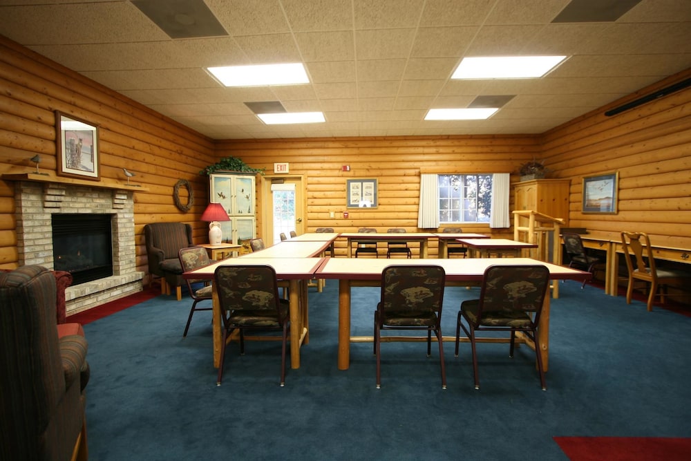 Best Western Dodgeville Inn & Suites 34/38