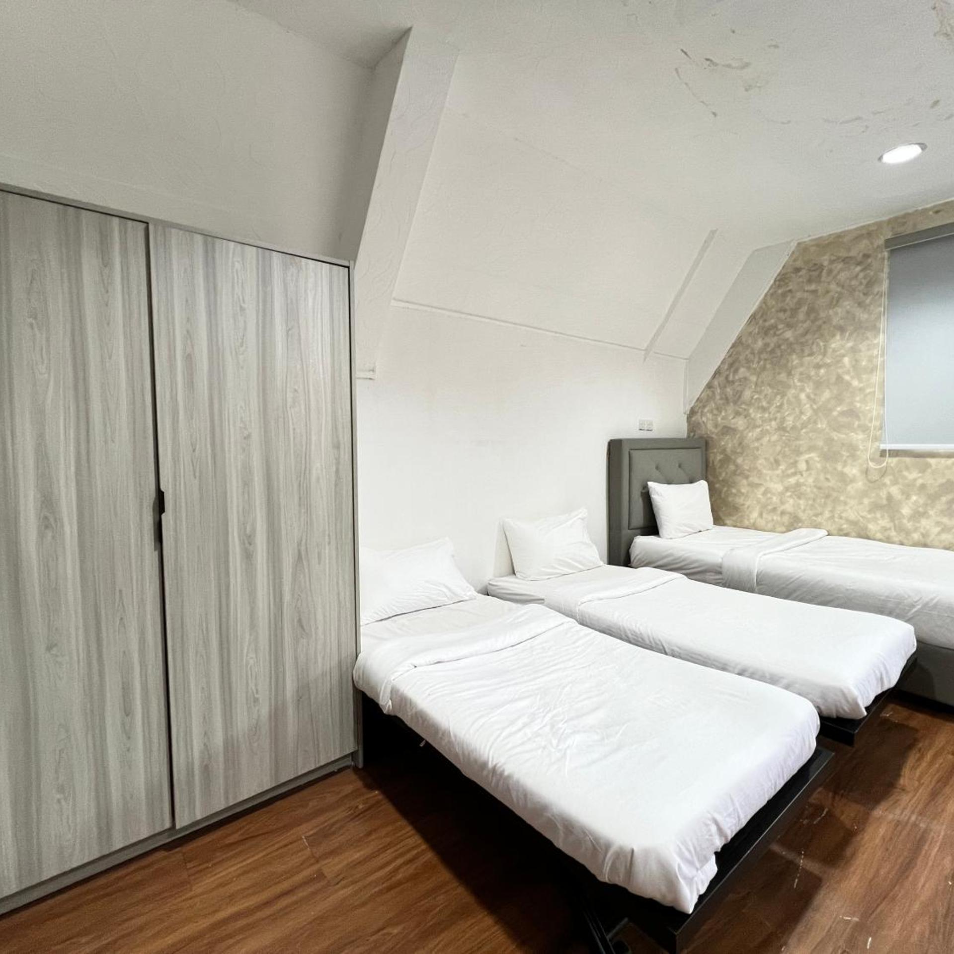 LiLLA Hilltop Retreats 12/50