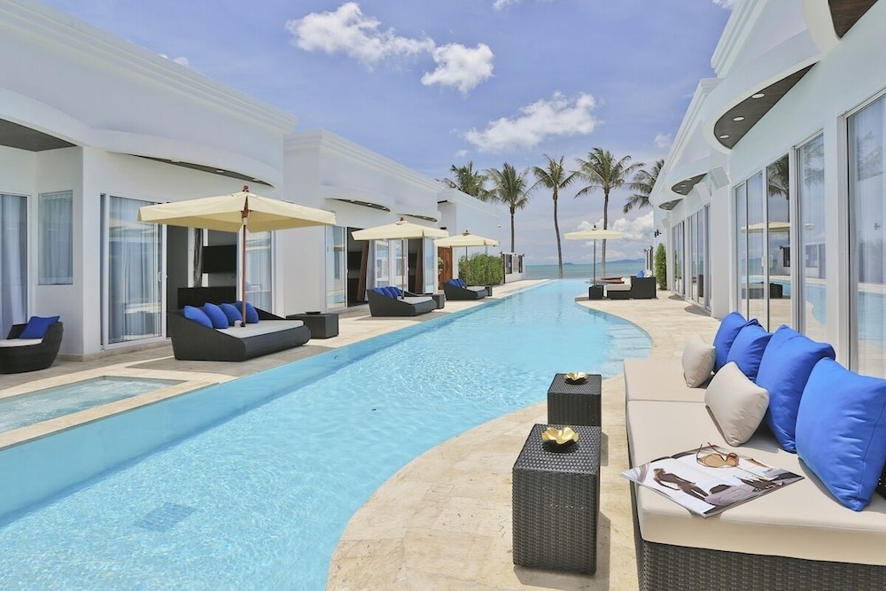 The Privilege Hotel Ezra Royal Garden 2/33