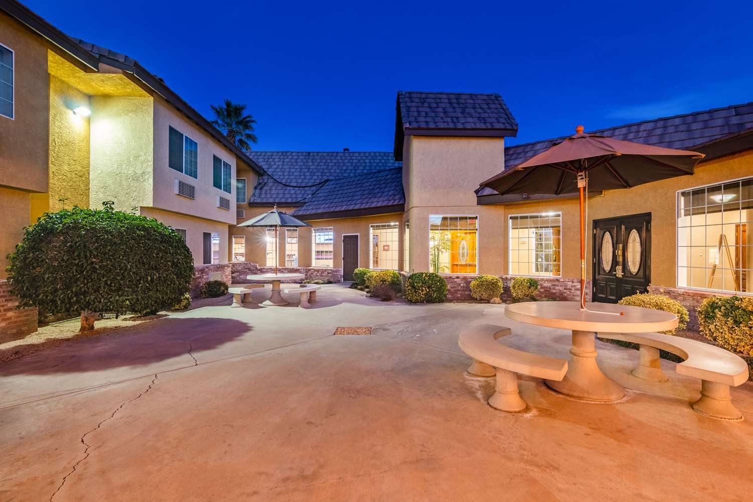Comfort Inn and Suites Mojave CA 43/46