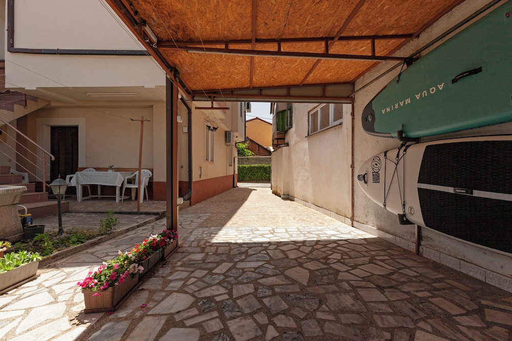 Bogdanovski Studios & Guest Rooms 40/47