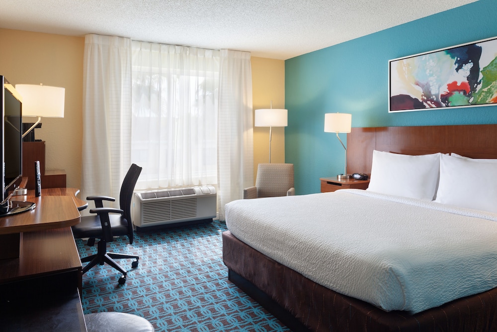 EXECUTIVE, KING BED, ACCESSIBLE