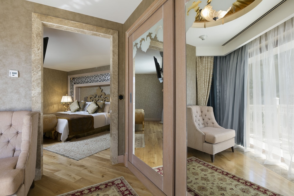 Mardan Palace 35/78