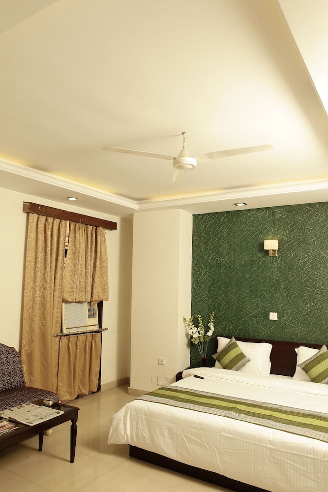 Delhi Darbar hotel 36/63