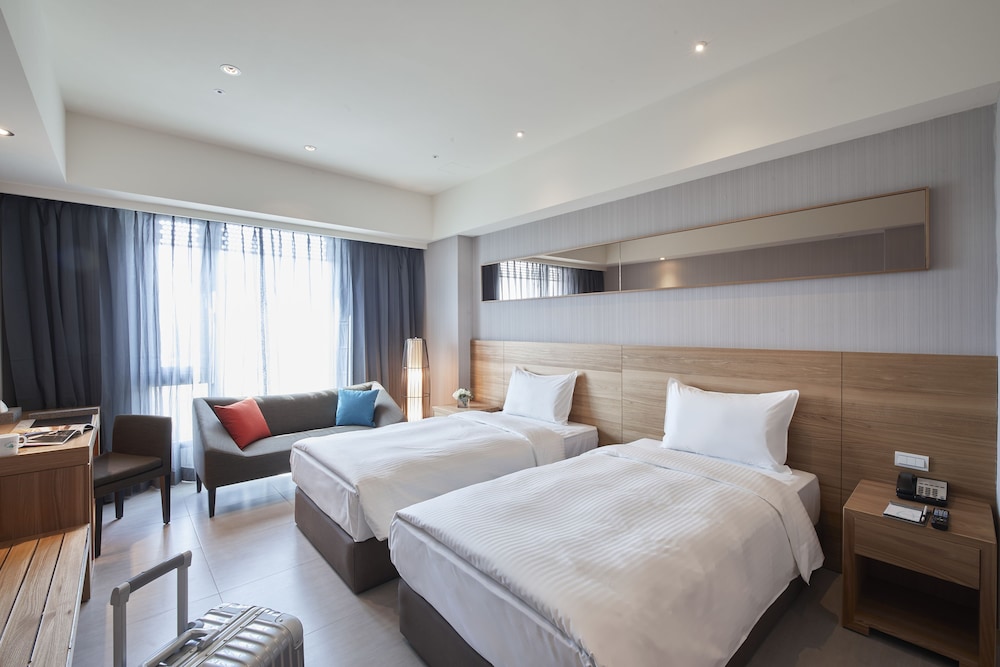 3 BEDROOMS, CONNECTING, FAMILY SUITE
