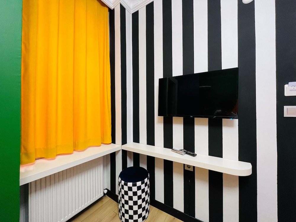 Apex Hotel 53/64