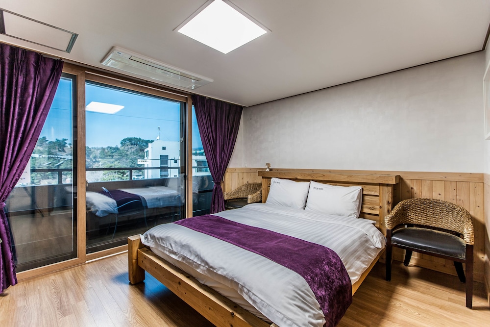 Cheonjiyeon Hotel 14/50