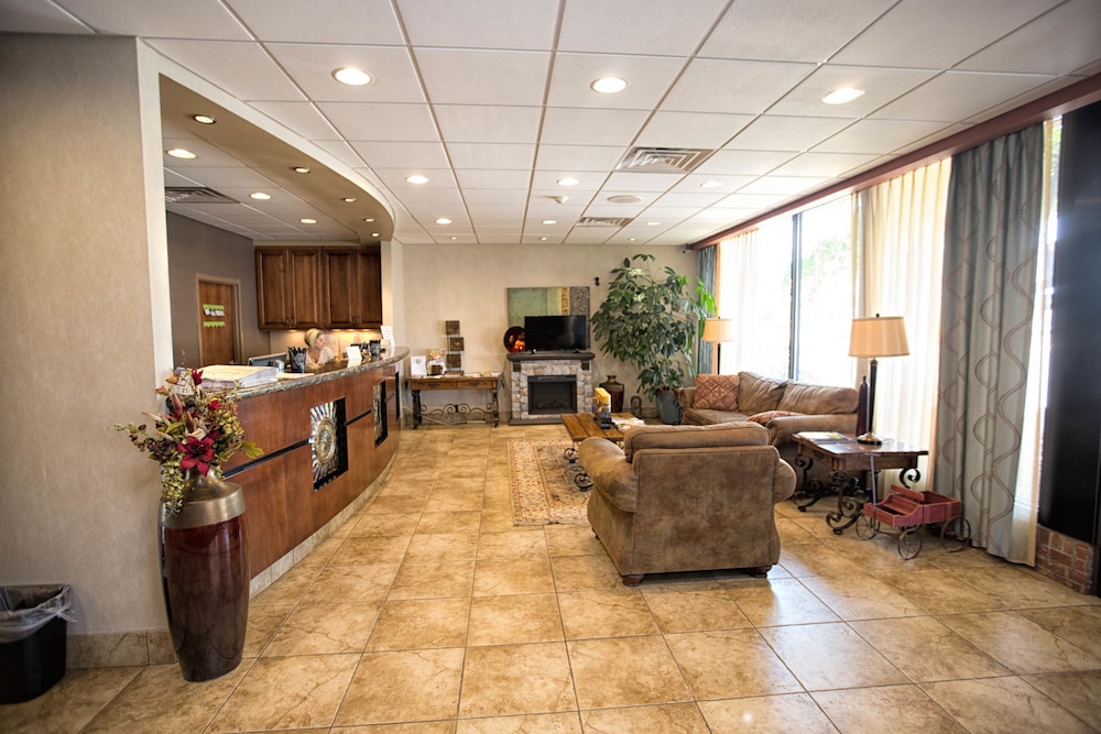 Norfolk Country Inn Suites 33/37