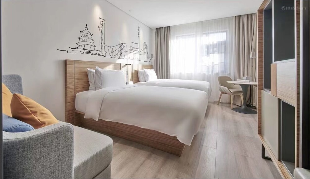 Superior, Single, King Bed