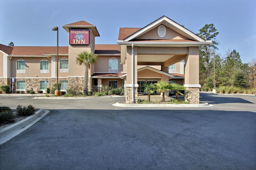 Magnolia Inn Suites 50/50