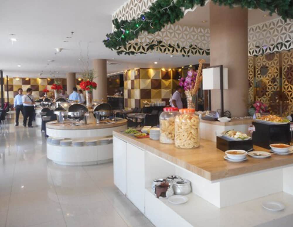 Crown Prince Hotel Surabaya 38/71