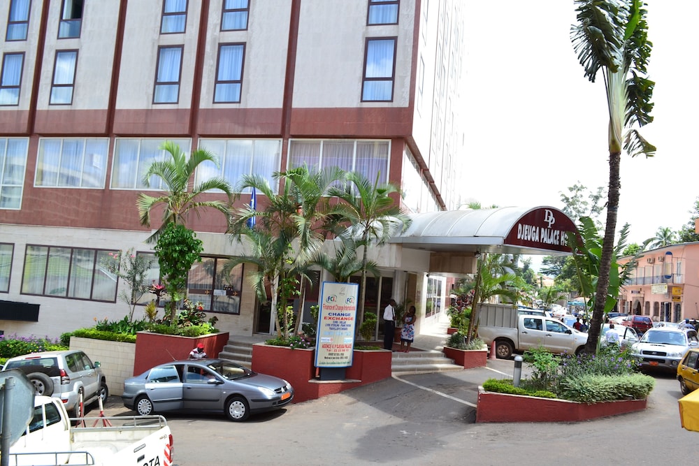Djeuga Palace 64/71