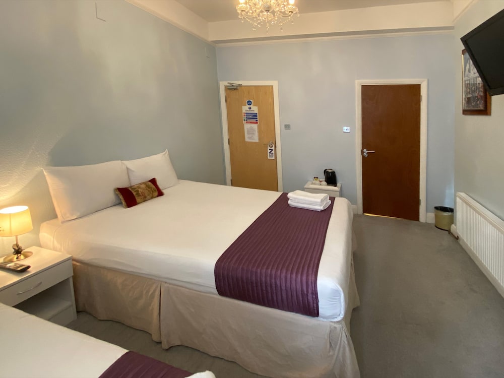 Lancaster Court Hotel 5/57