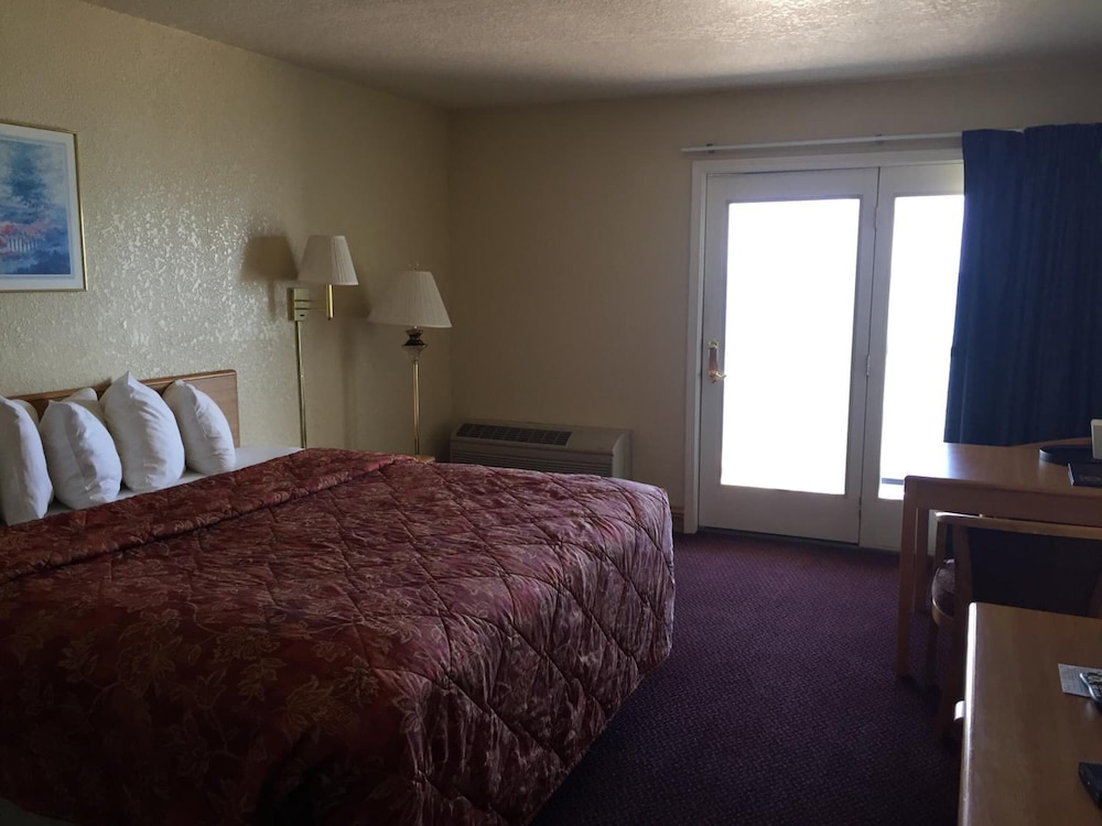 Fairview Beachfront Inn &amp; Waterpark 11/14