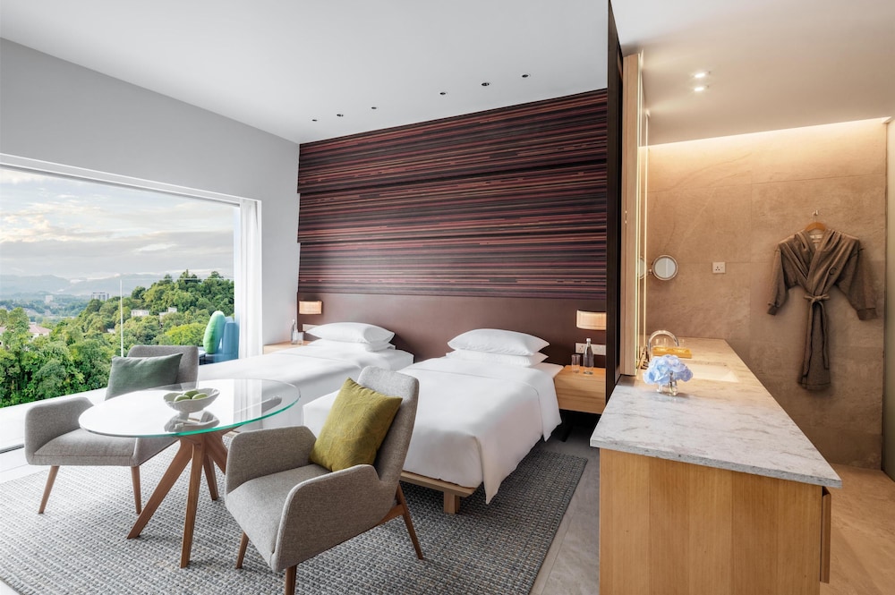 ROOM, TWIN BEDS, HILL VIEW