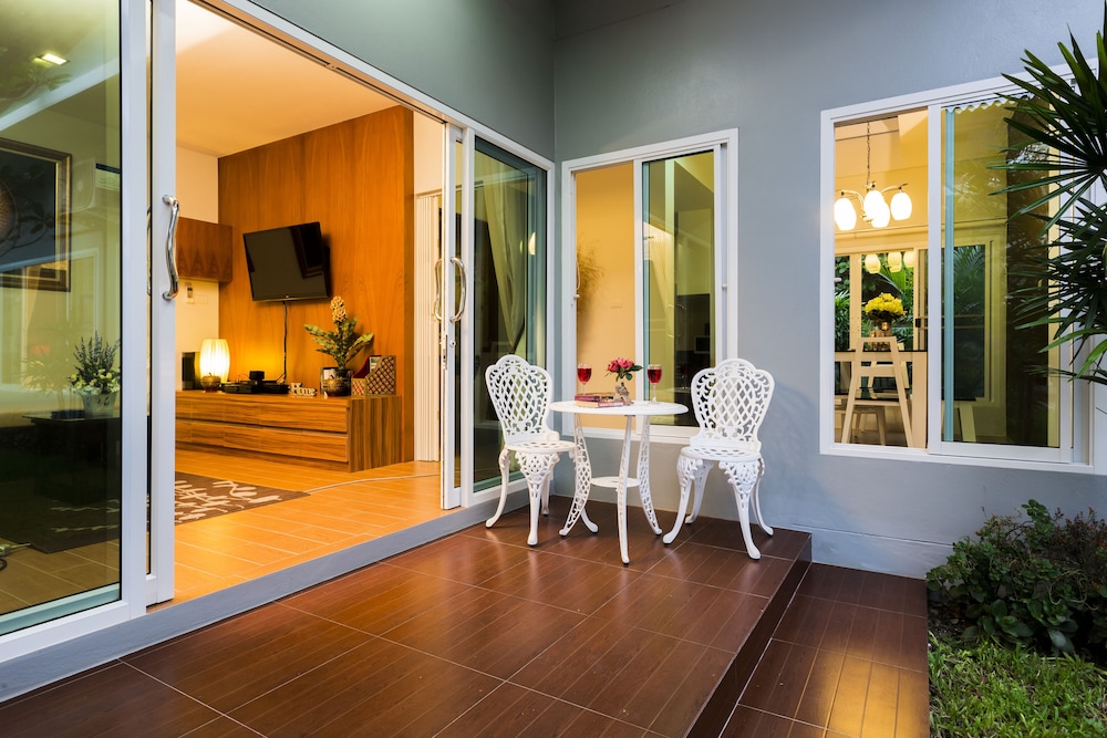 Irawan House 7/48