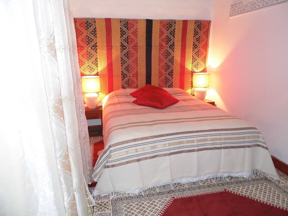 RIAD A LA BELLE ETOILE 29/83