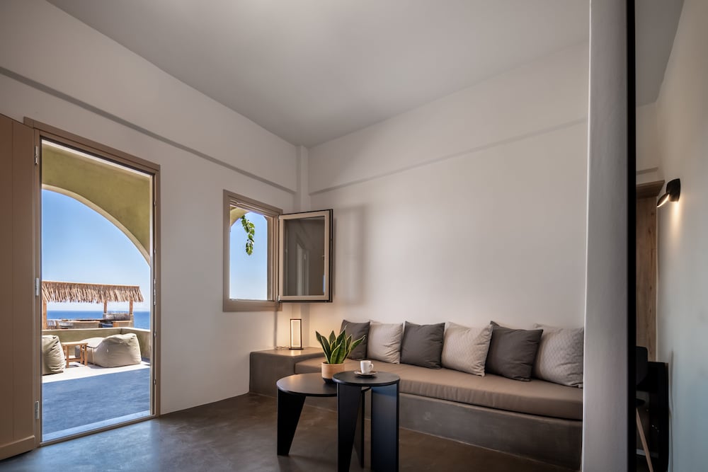 Colombo’s Beachfront 29/61