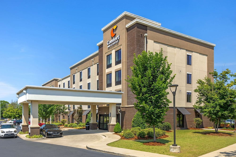 Comfort Inn & Suites At Crossplex Village 43/50