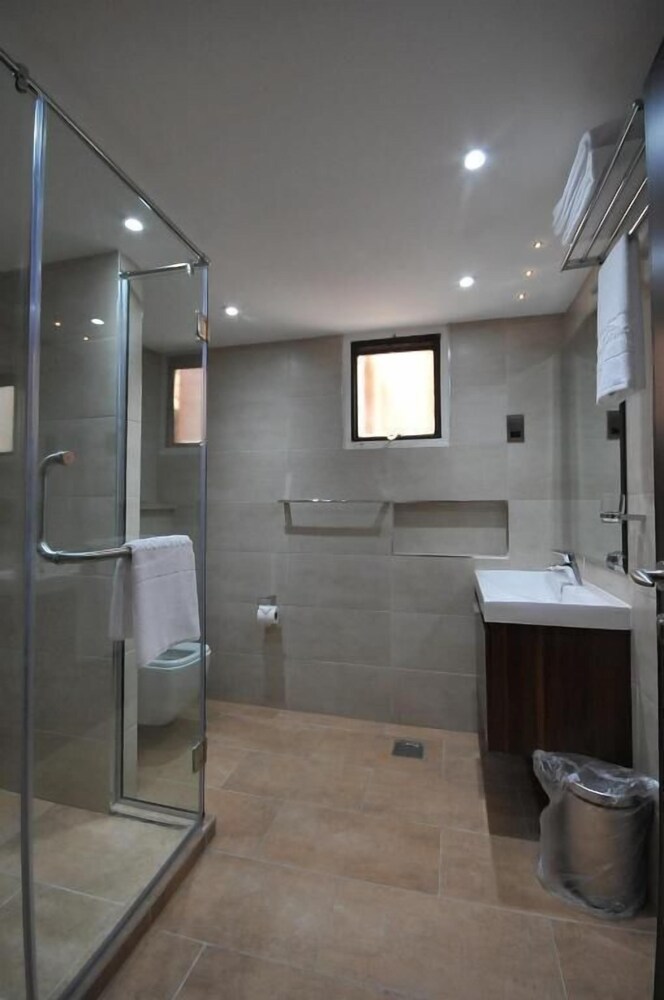 Longonot Place Serviced Apartments - Nairobi, City Centre CBD 59/60