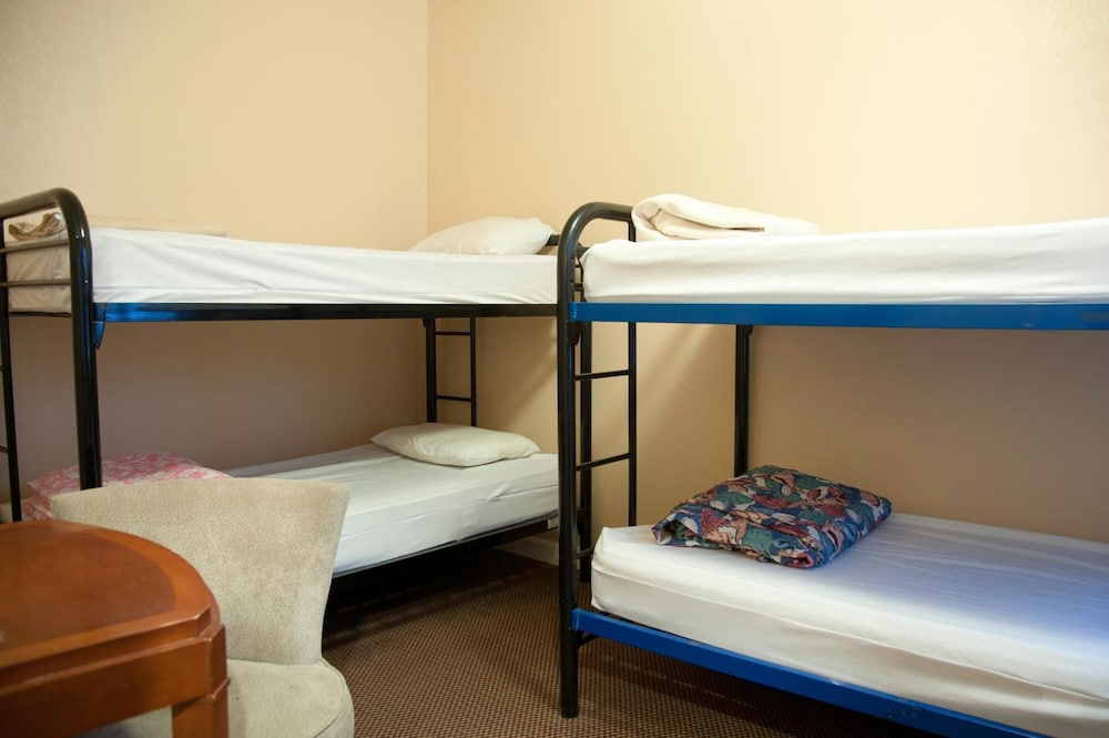 European Hostel 10/51