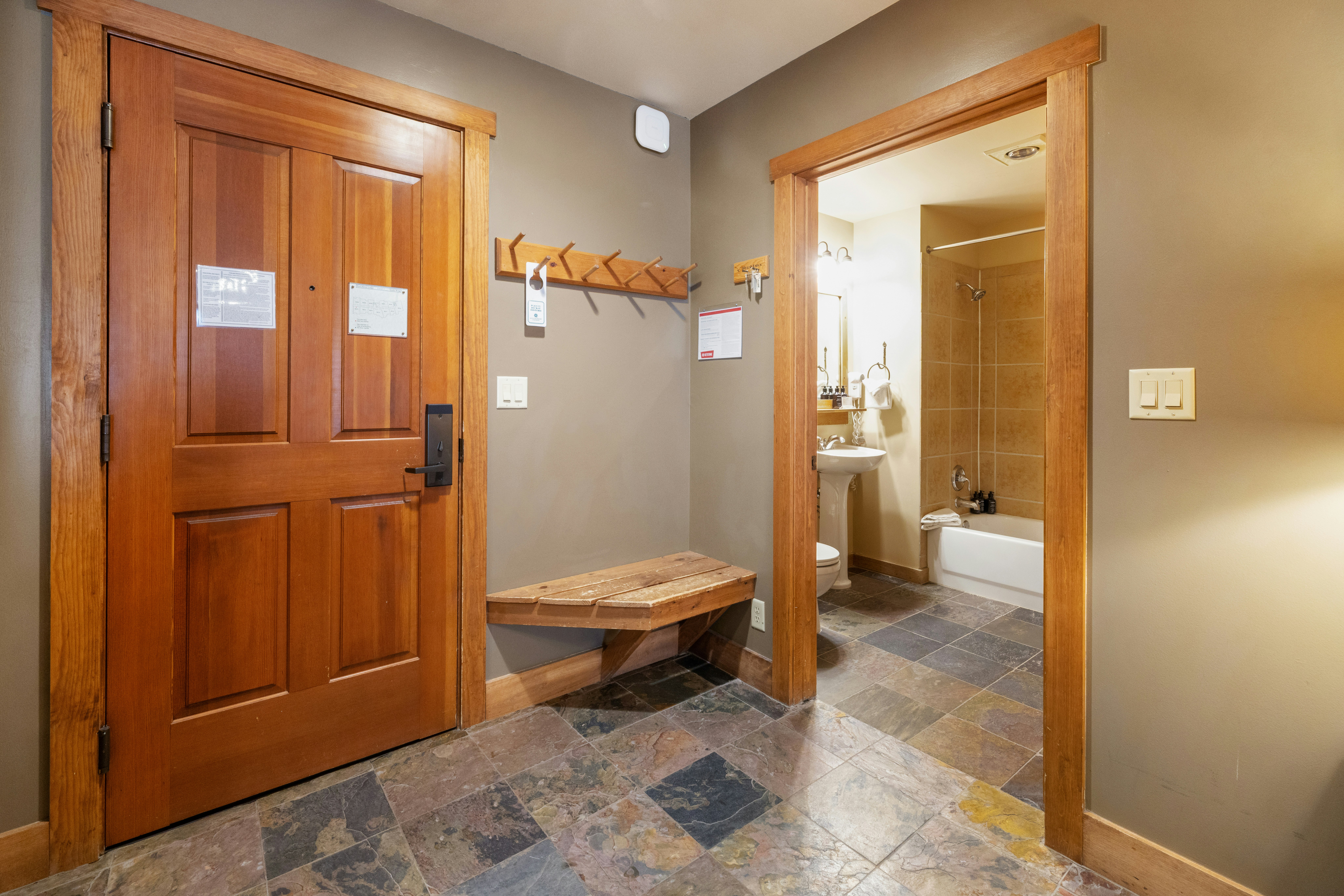 RedHawk Lodge and Townhomes by Keystone Resort 25/50