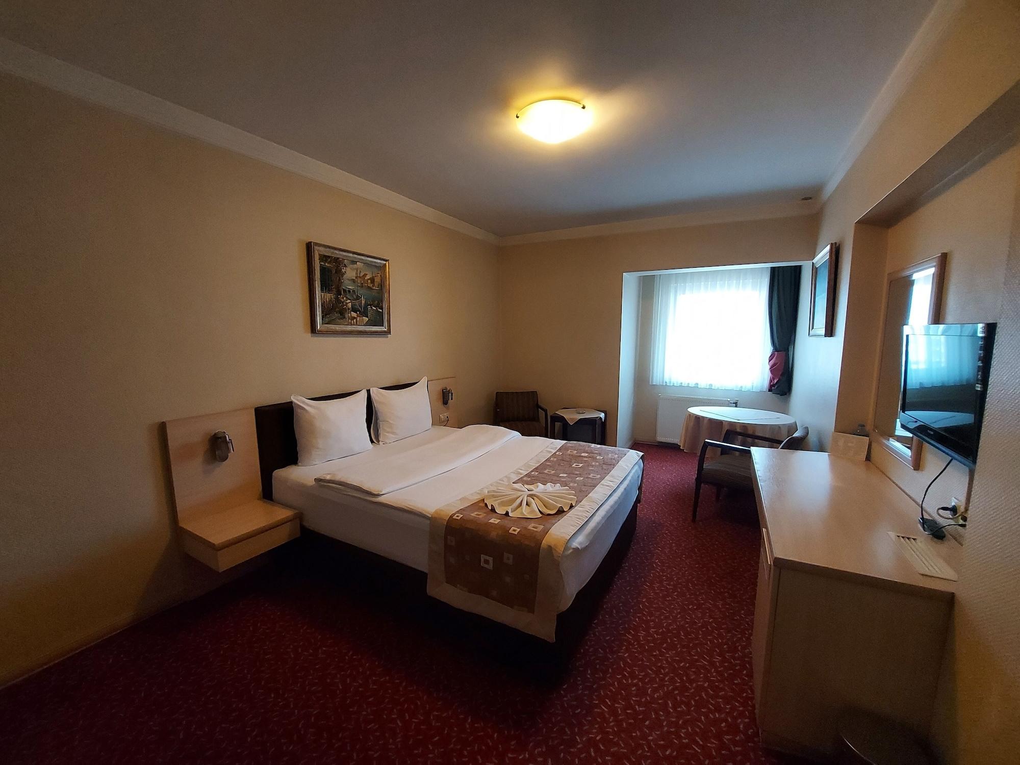 Pasa Otel 8/50